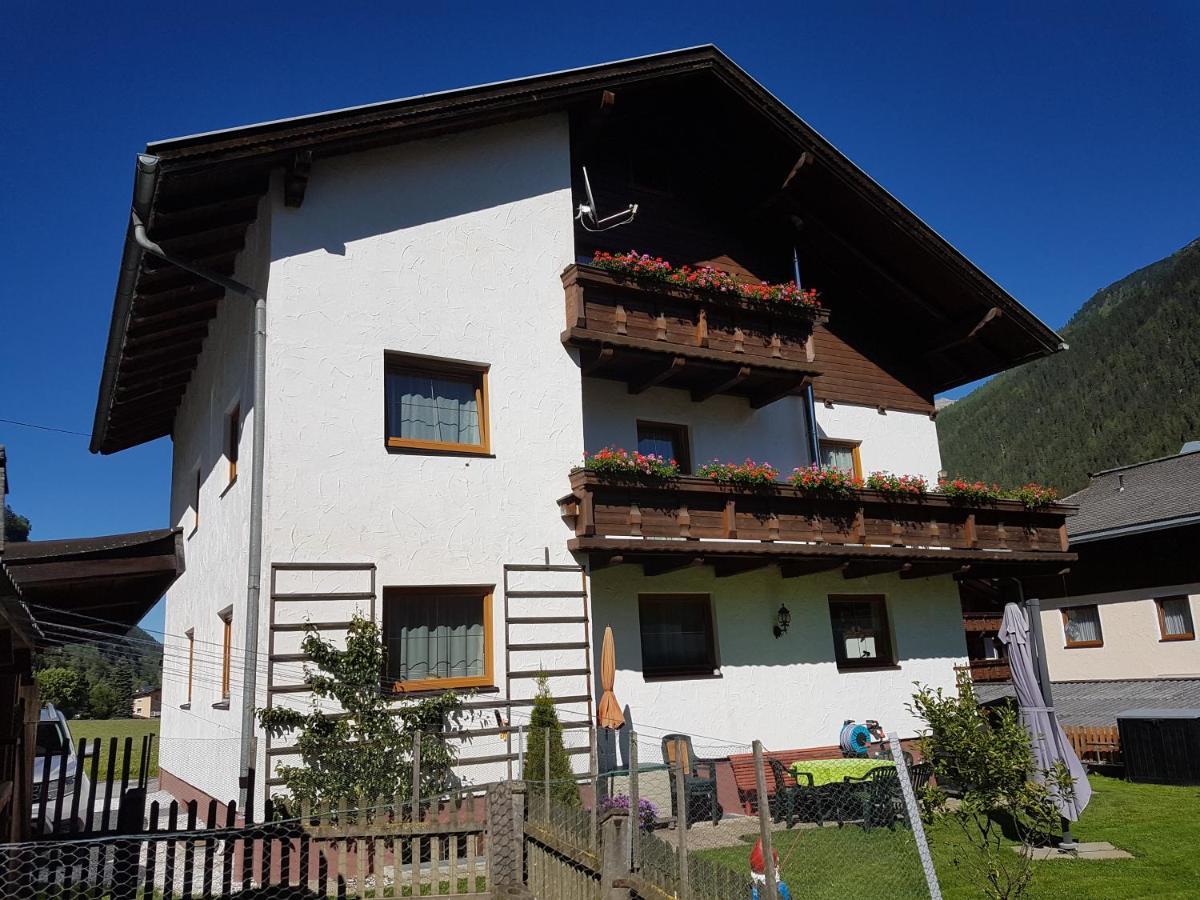 Ferienwohnung Dominik Neustift im Stubaital Exterior photo